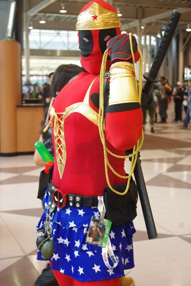 cosplay-deadpool-wonderwoman-nycc2012